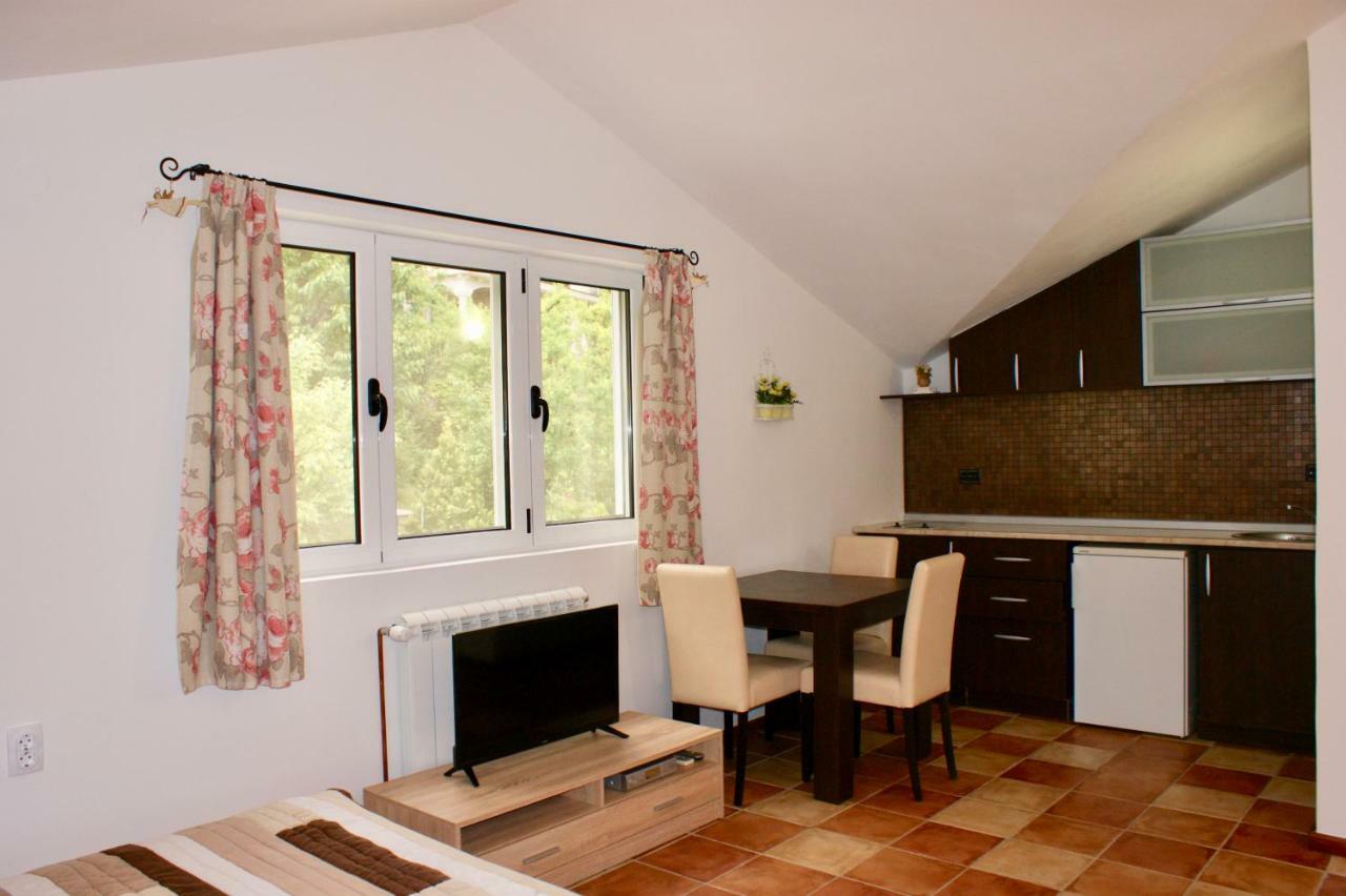 Studio Apartments Morinj ภายนอก รูปภาพ